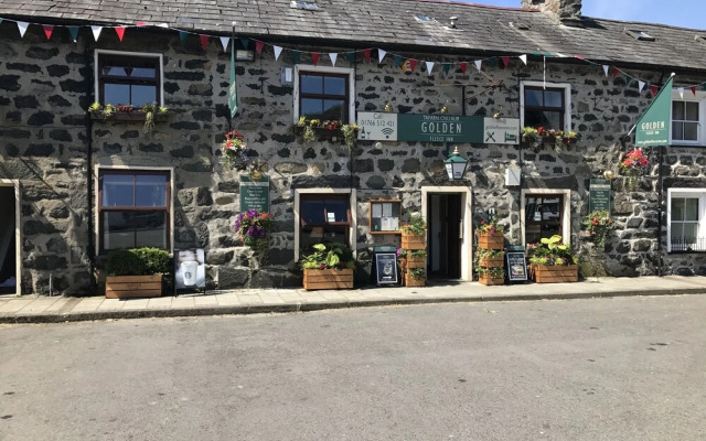 Golden Fleece Inn Tremadog