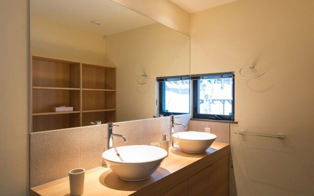 H2 Life Tahoe Lodge