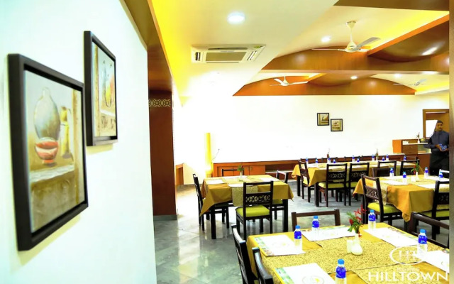 Kgees- HillTown Hotel