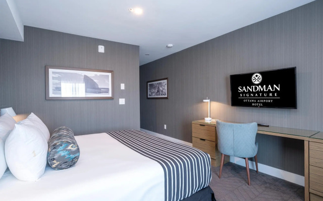Sandman Signature Ottawa Airport Hotel