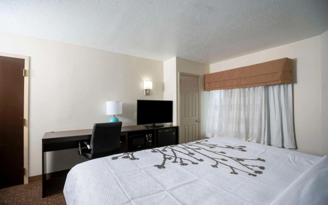 Sleep Inn Near Outlets