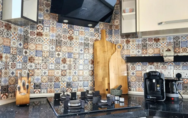 Beautiful Villa Within Easy Distance to Attraction