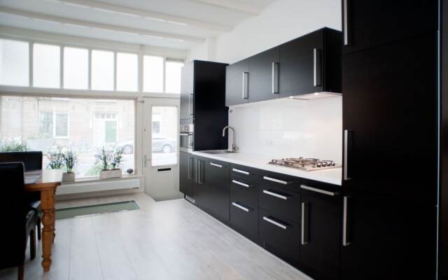 Lijnbaan Canal View Apartment