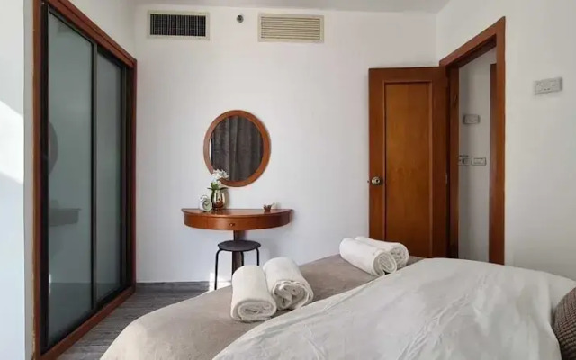 SHaYaSH apartments Leonardo Bat-Yam