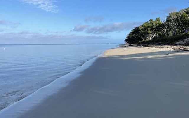 Poé Côté Lagon Beach Bungalows