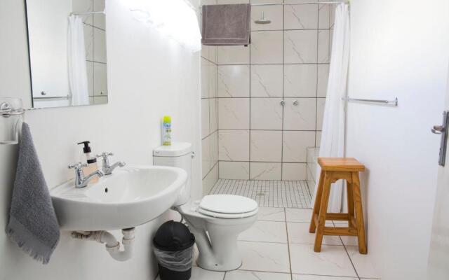 Roode Bloem Farm House