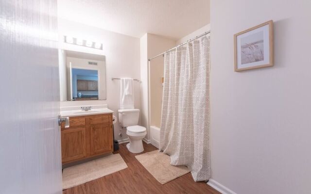 Onsite Gym Pool Fast Wifi More