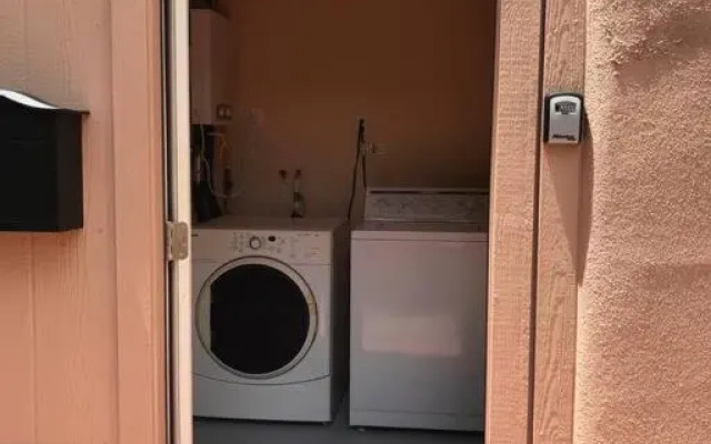 Mountain View Apartment, Residential Area, Private Entrance
