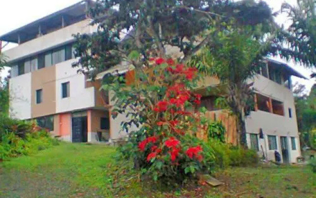 Pacto Retreat Hostel