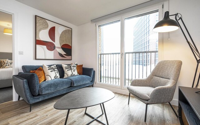 Superb Flat With Community Vibe