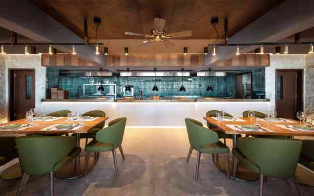 Mitsis Rinela Beach Hotel