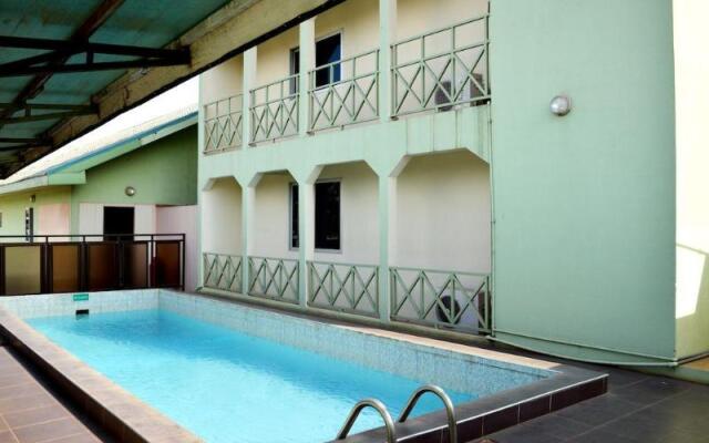 Monarch Hotel