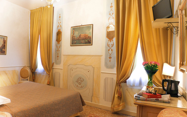 Apostoli Palace