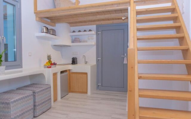 Naxos Riviera Suites