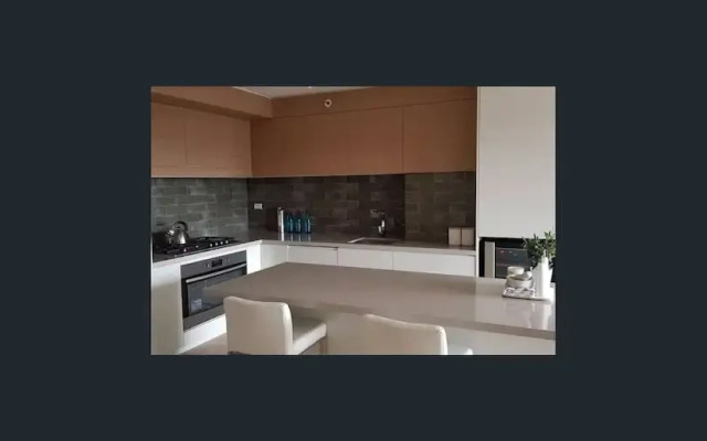 2 Bedroom Darling Harbour Apartment