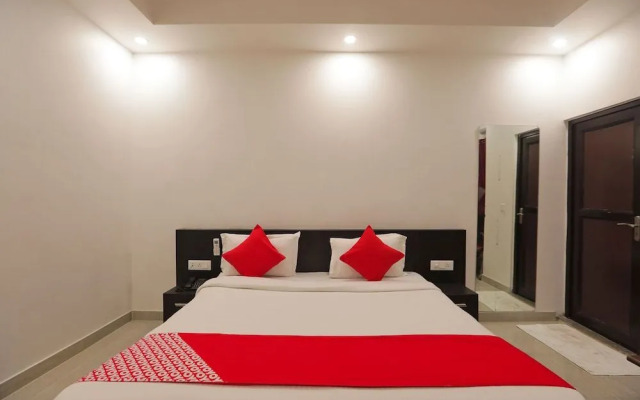 OYO 43440 Hotel Belmorrise