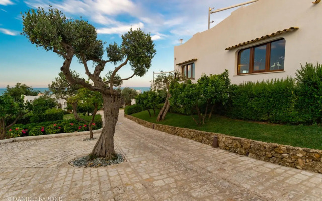 Baia Delphis Resort