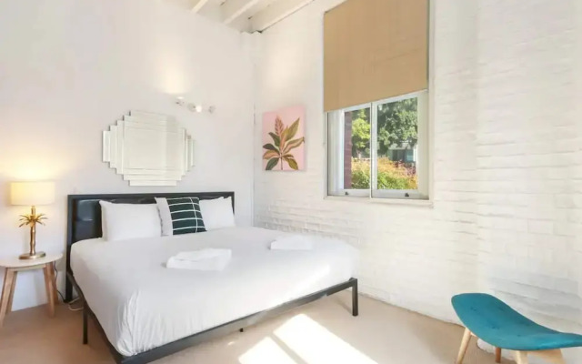 Spacious 1 Bedroom Apartment in Teneriffe, Brisbane