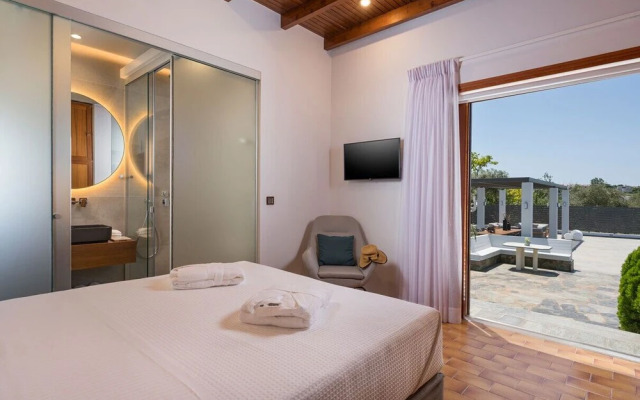 Azatis Luxury Villa