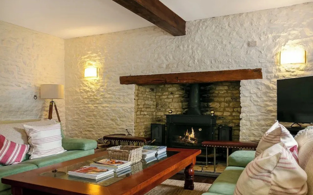 Stunning Barn Conversion - Rural Setting