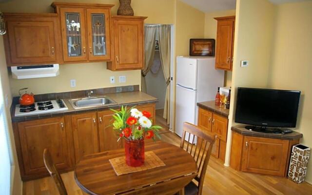 Arden Acres Executive Suites and Cottages