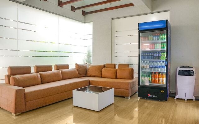 Fabhotel Emersion Residency