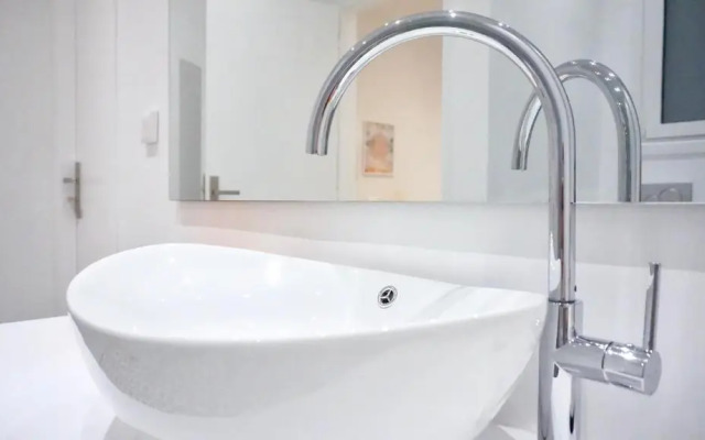 Spacious Peaceful Studio with Garden Patio