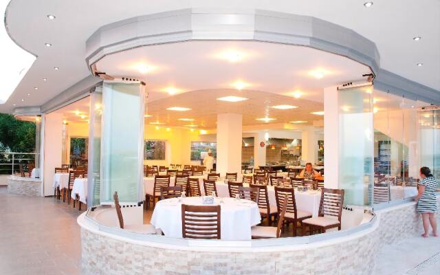 Dogan Beach Resort & Spa Hotel