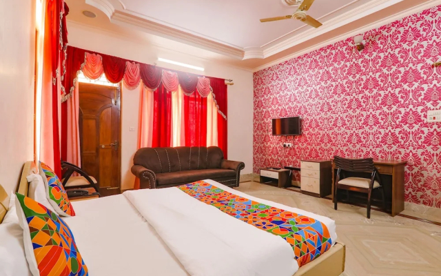 Fabhotel Raka Inn