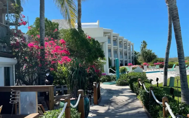 Caicos Coral Reef Beachfront Apartments
