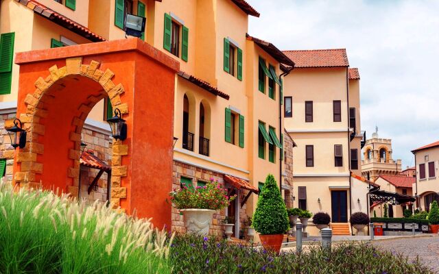 Town Square Suites by Toscana Valley