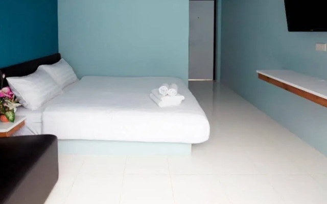 Pool House Service Residence