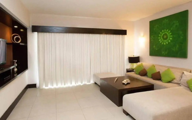 Aldea Thai by TeAmoPlaya