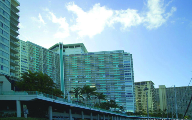 Waikiki Marina Resort at the Ilikai