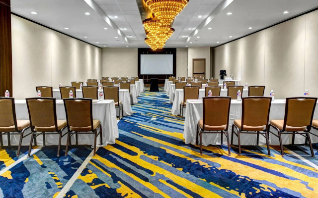 DoubleTree by Hilton Hotel Arlington DFW South