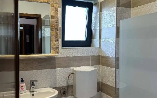 ROMSIL GUESTHOUSE cm Camere de inchiriat