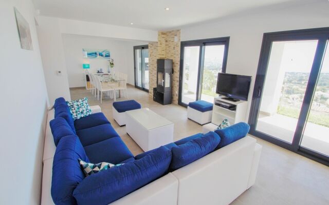 Amigos - holiday home with private swimming pool in Moraira