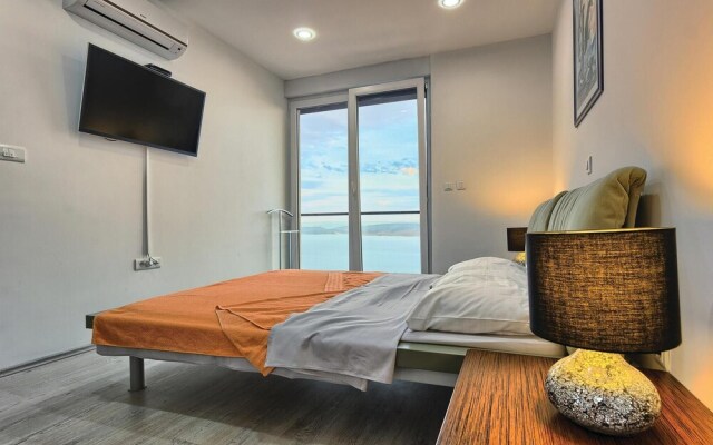 Awesome Home in Lokva Rogoznica With Sauna, Wifi and 4 Bedrooms