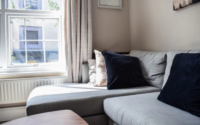 Charming 3 Bedroom Apartment From Cutty Sark
