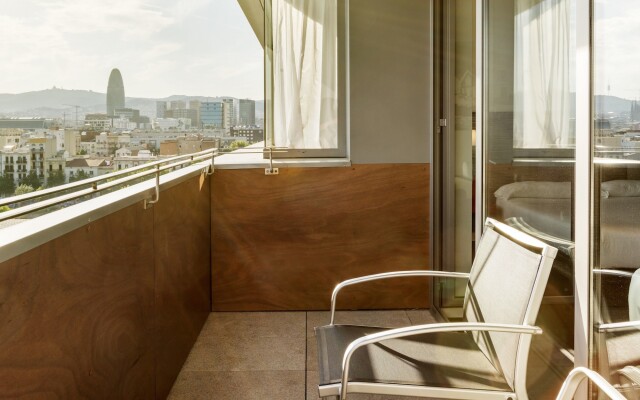 Отель ILUNION Barcelona