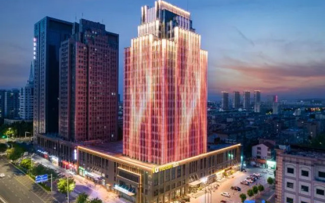IU Hotel (Zibo Liuquan Road Branch Eight Bureau Branch)