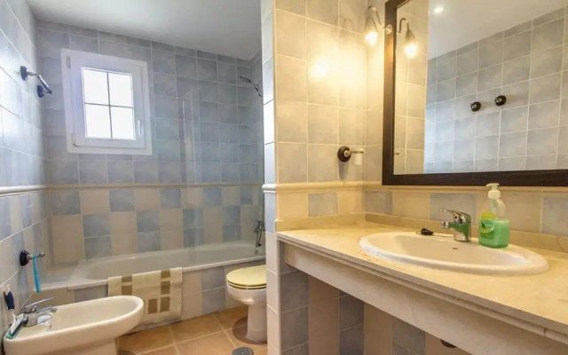 3 Bed Beach Apartment With Views Isla Canela