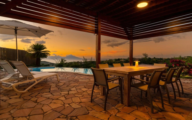 Magnificent 5 Br Villa with pool: amazing views