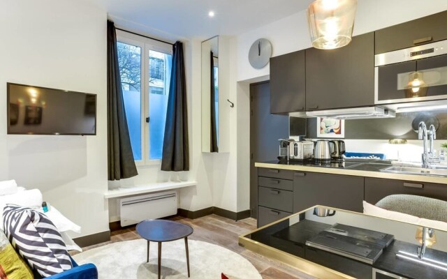 Exquisite Apartment in the Historical 7th District