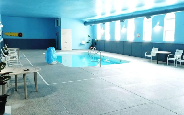 Americas Best Inns Iron Mounta