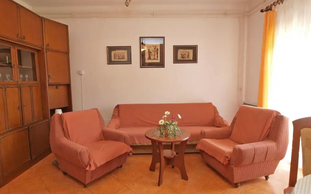 Apartment 439