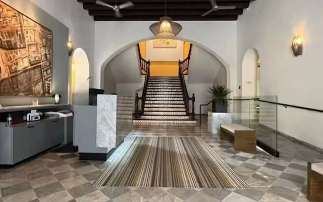 Palacio Provincial San Juan, Curio Collection by Hilton