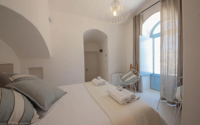 TD Lamiamola Stylish Trulli Lamie With Pool