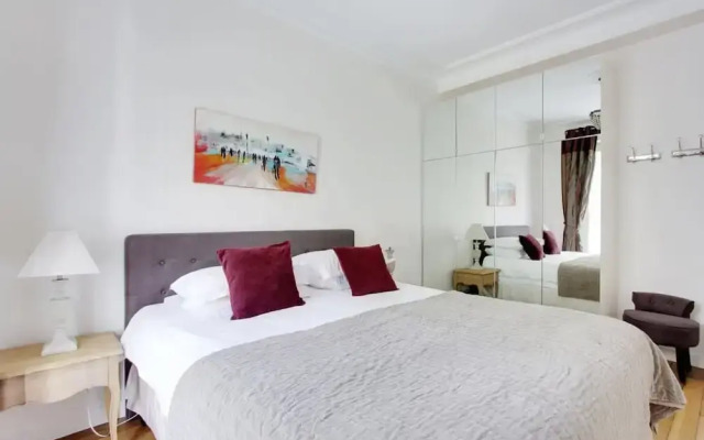 Eiffel Market Charming 2 Bed Apt Near Invalides