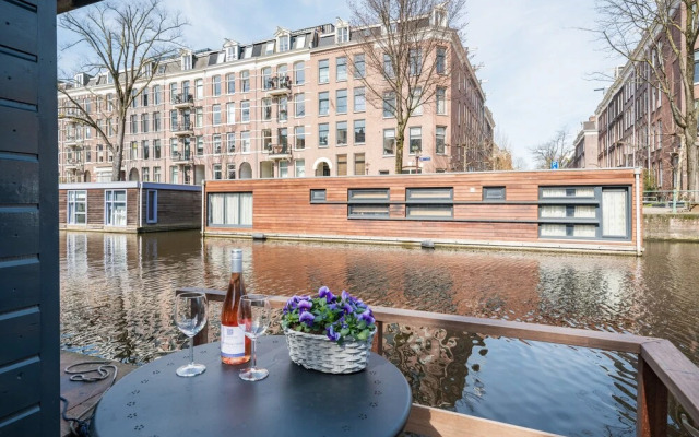 Houseboat Lady Jane Amsterdam